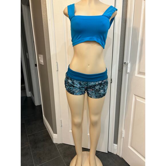 Lululemon Speed Shorts – Blue Multicolor Abstract – Size 8 - Picture 3 of 5